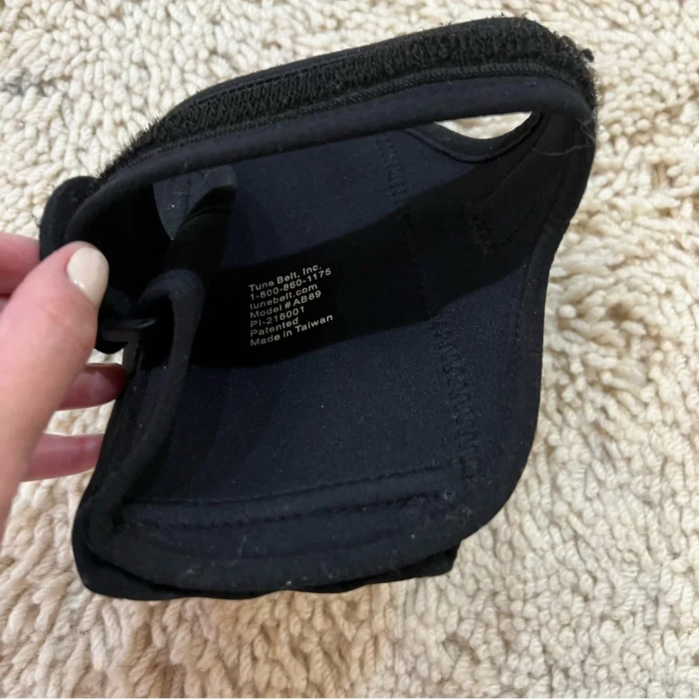 Tune Belt | Running Armband Phone Holder for iPhone 11 Pro, SE 2022/2020, X/XS